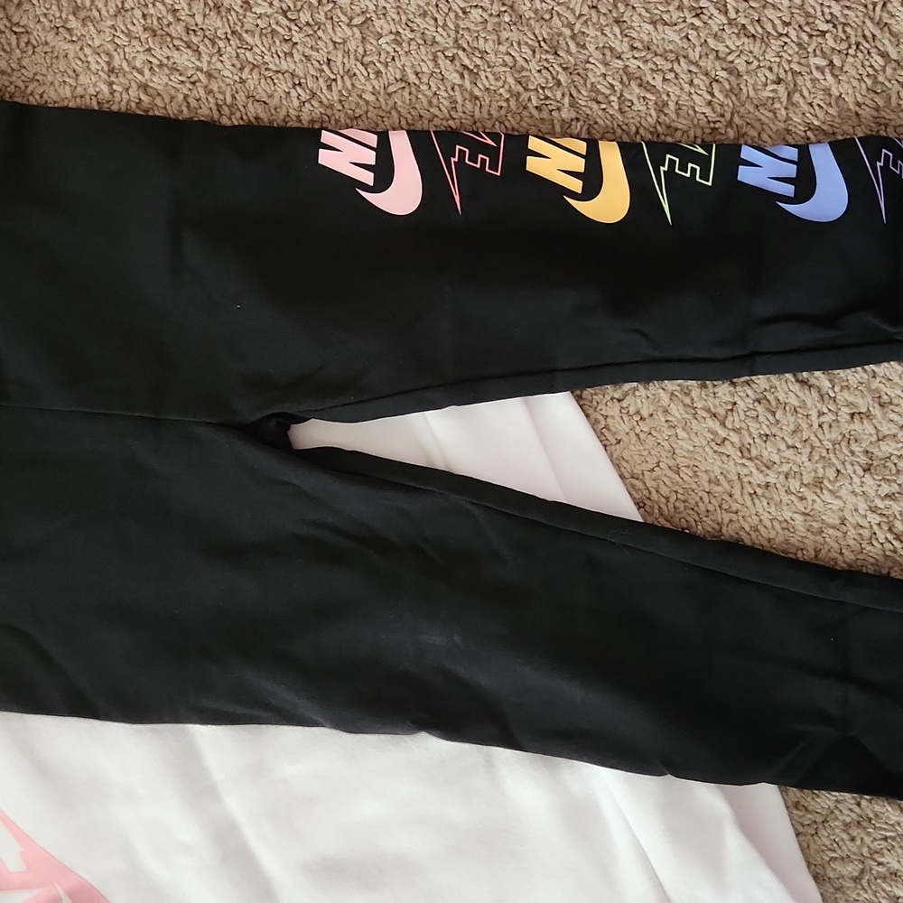 2-Piece Set - Picture 3 of 6